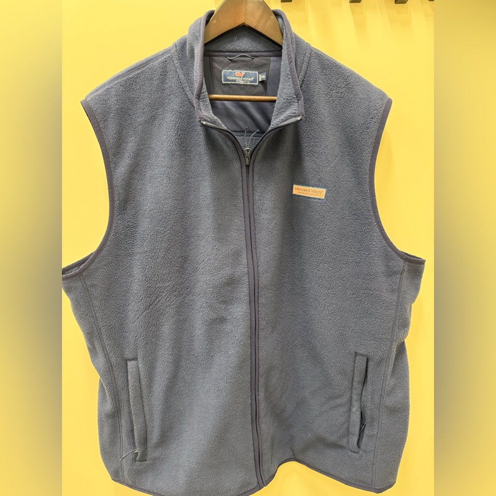 Vineyard Vines fleece vest